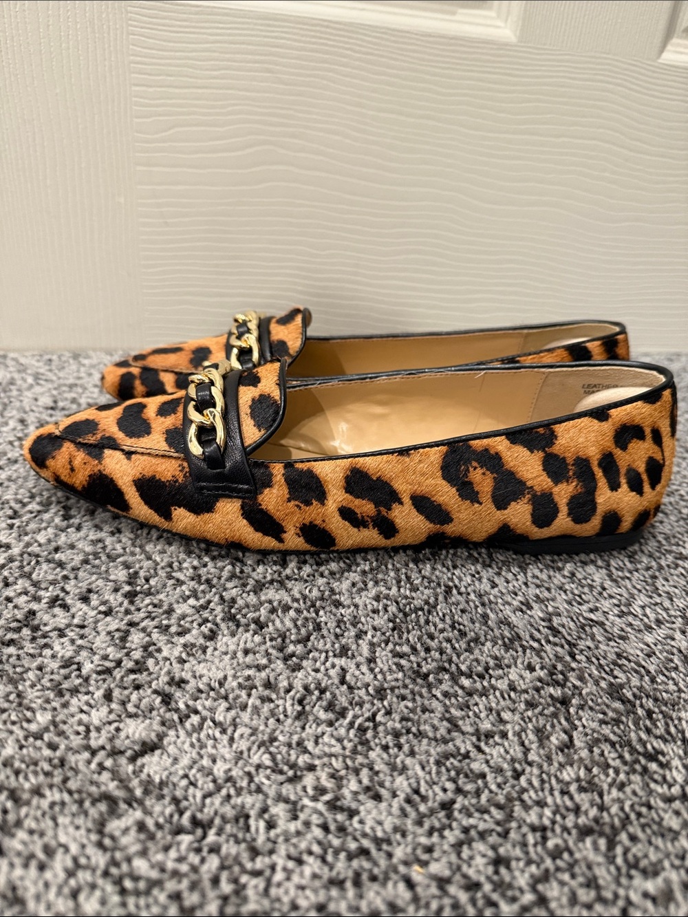 Talbots Leopard Print Pointed Toe Chain-Trim Flats Shoes 7.5 - Picture 2 of 5